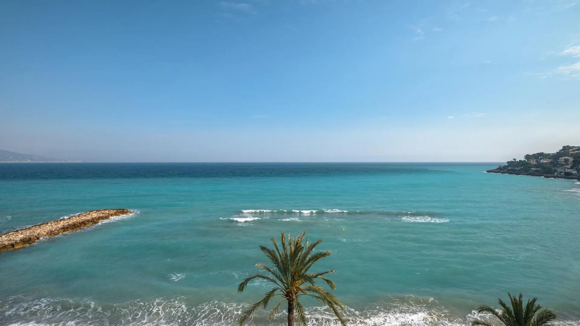Apartment Rives D'Or 2, Beautiful Beachfront Studio, Beach Access, Ac Roquebrune-Cap-Martin