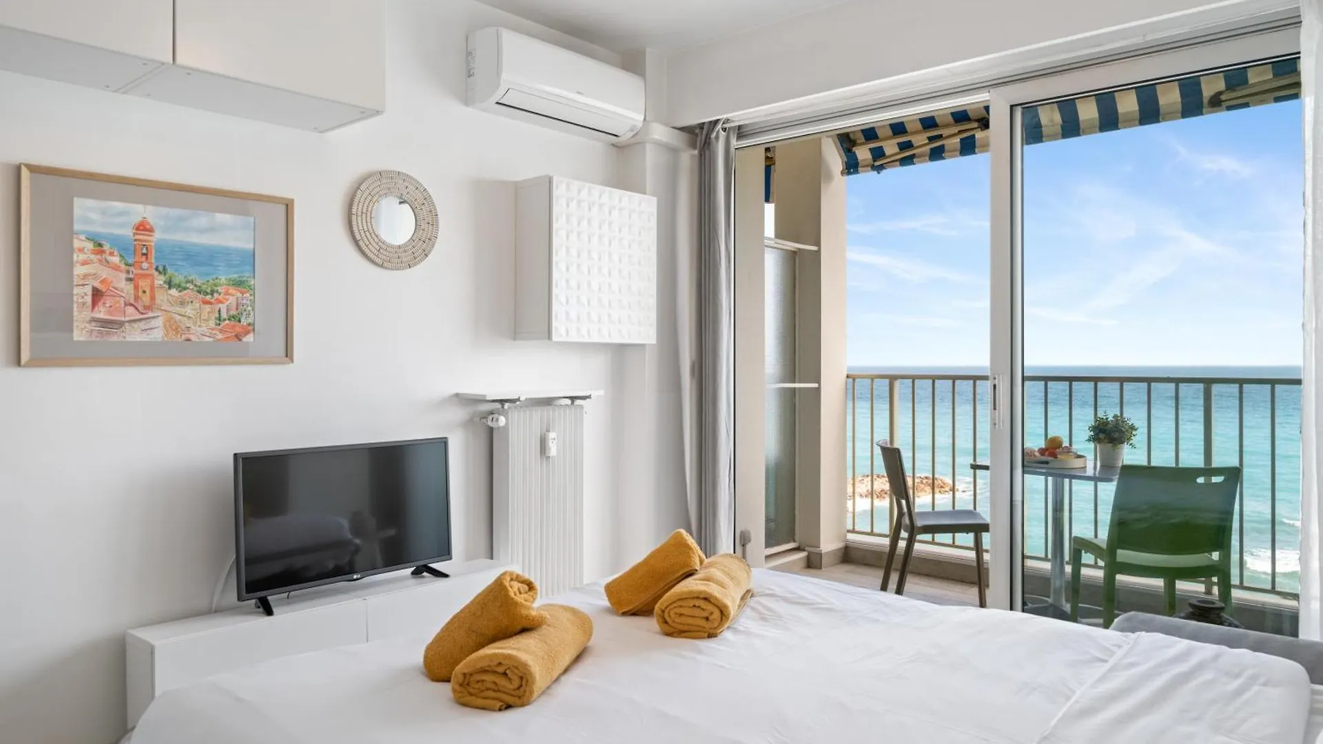 Rives D'Or 2, Beautiful Beachfront Studio, Beach Access, Ac Roquebrune-Cap-Martin